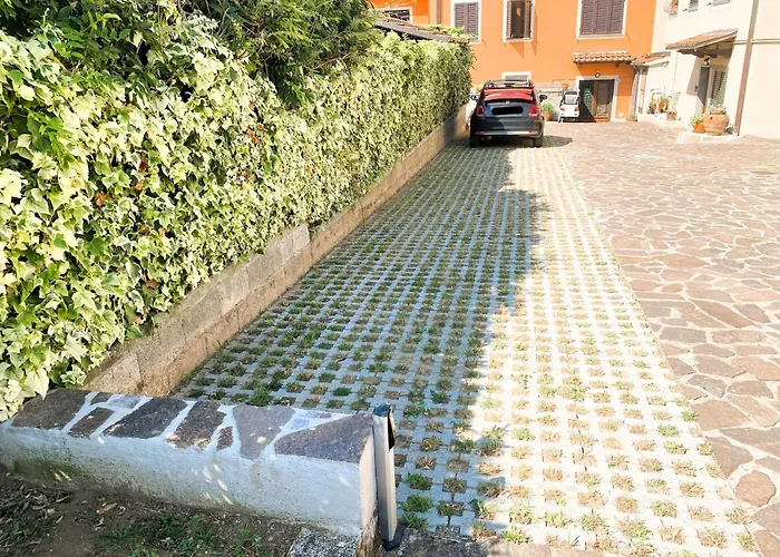 Chiara House アパート